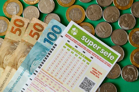 蓝狮在线 手游娱乐背景